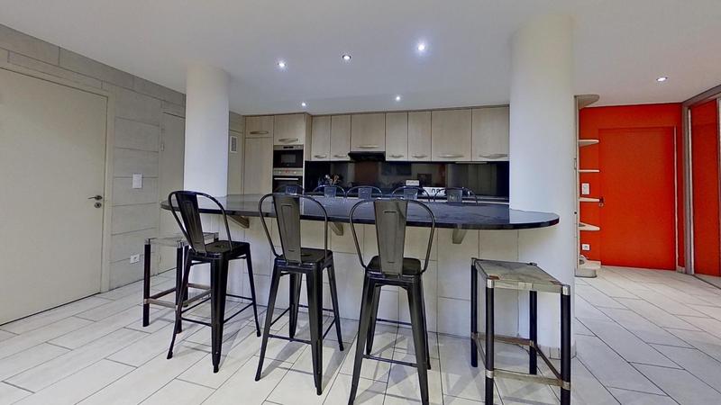 Appartement - 124 m² - 6 pièces