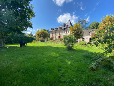 Maison - 260 m² - 9 pièces