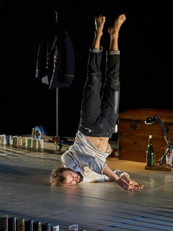 Bateau (théâtre d'objets - cirque)