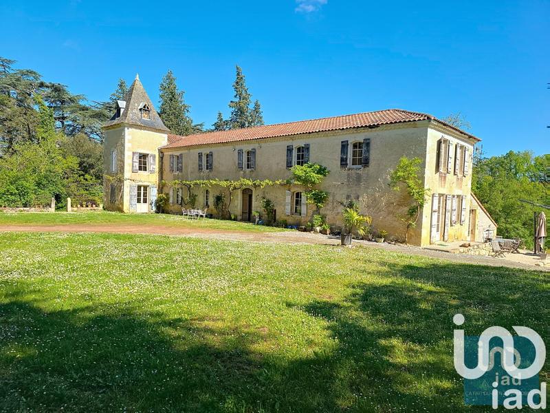 Maison - 261 m² - 6 pièces