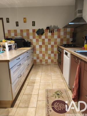 Maison - 260 m² - 9 pièces