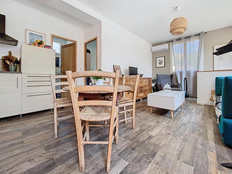 Maison - 165 m² - 8 pièces