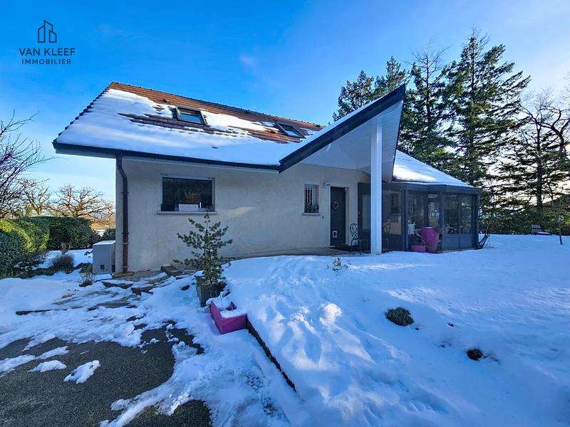 Maison traditionnelle - 180 m² - 7 pièces