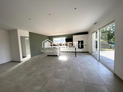 Maison - 111 m² - 4 pièces