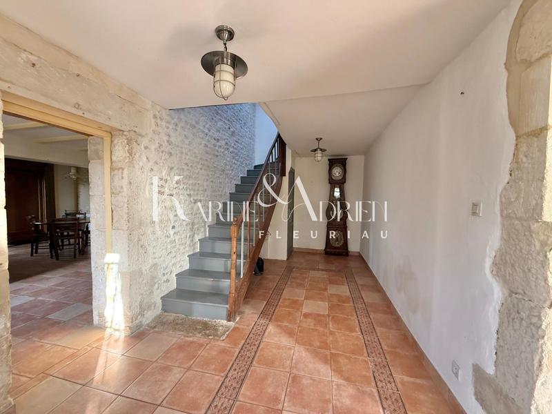 Maison - 201 m² - 7 pièces