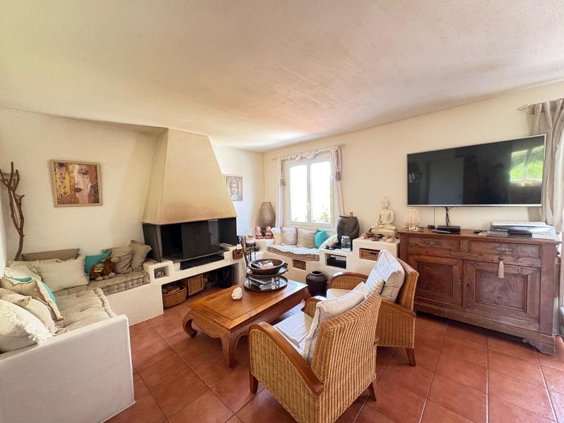 Maison - 96 m² - 4 pièces