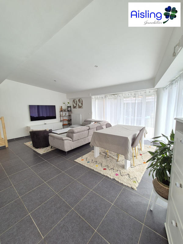 Maison - 93 m² - 4 pièces