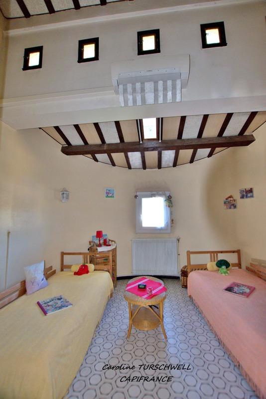 Maison - 273 m² - 9 pièces