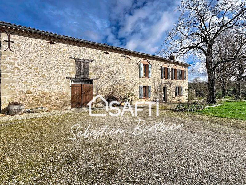 Maison - 237 m² - 7 pièces