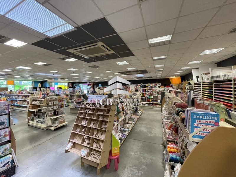 Local commercial - 790 m²