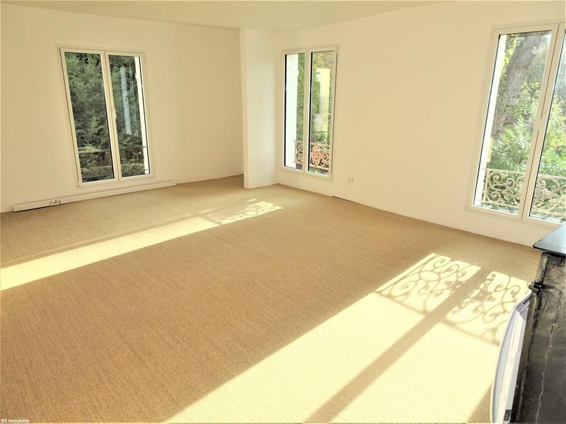 Maison - 240 m² - 9 pièces