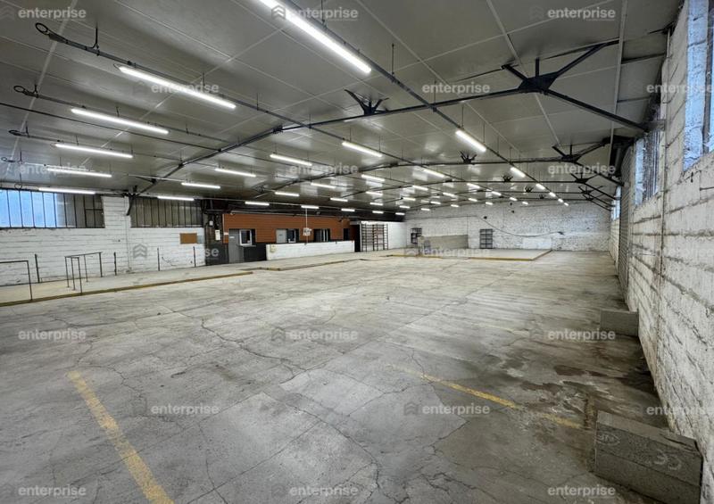 Local d'activité / Entrepôt - 655 m²