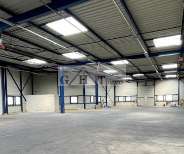 Entrepôt - 1 080 m²