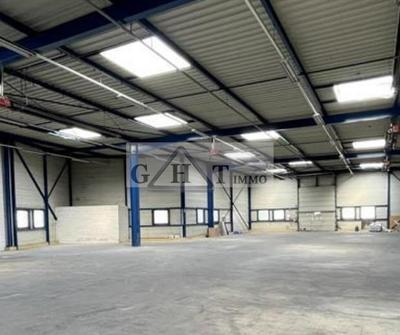 Entrepôt - 1 080 m²