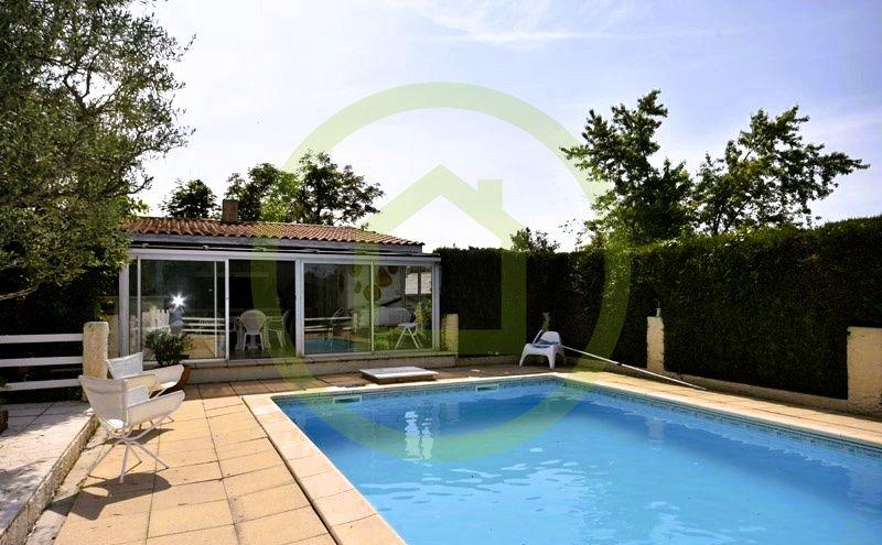 Maison - 180 m² - 5 pièces