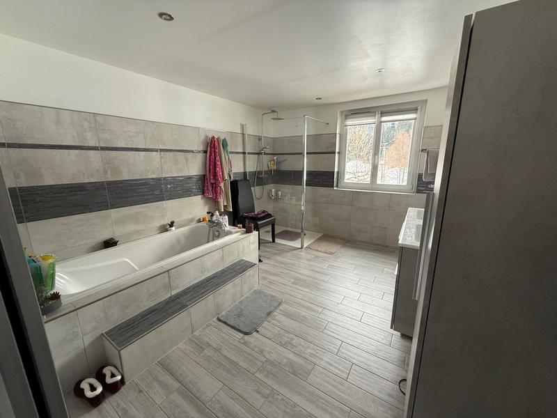 Maison - 209 m² - 7 pièces