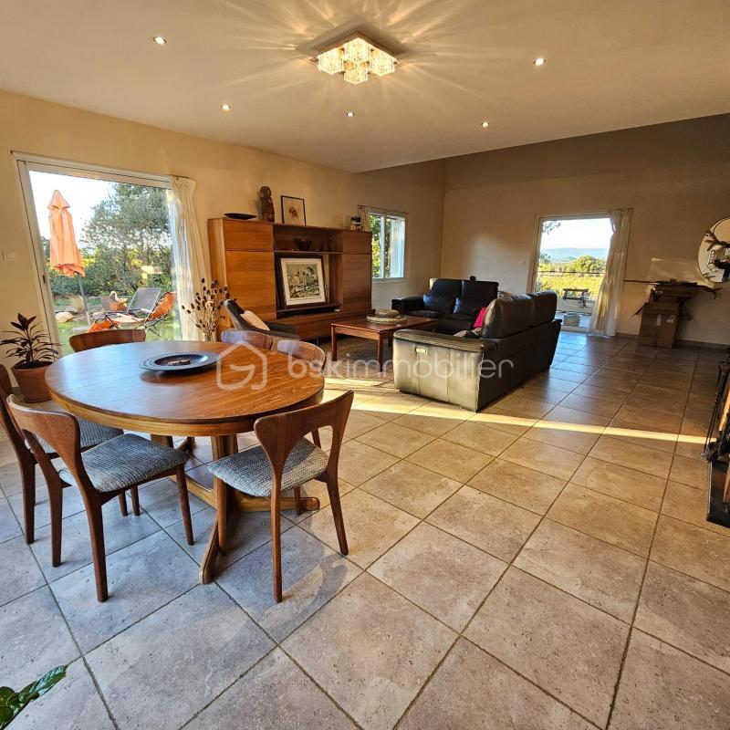 Propriété - 162 m² - 6 pièces