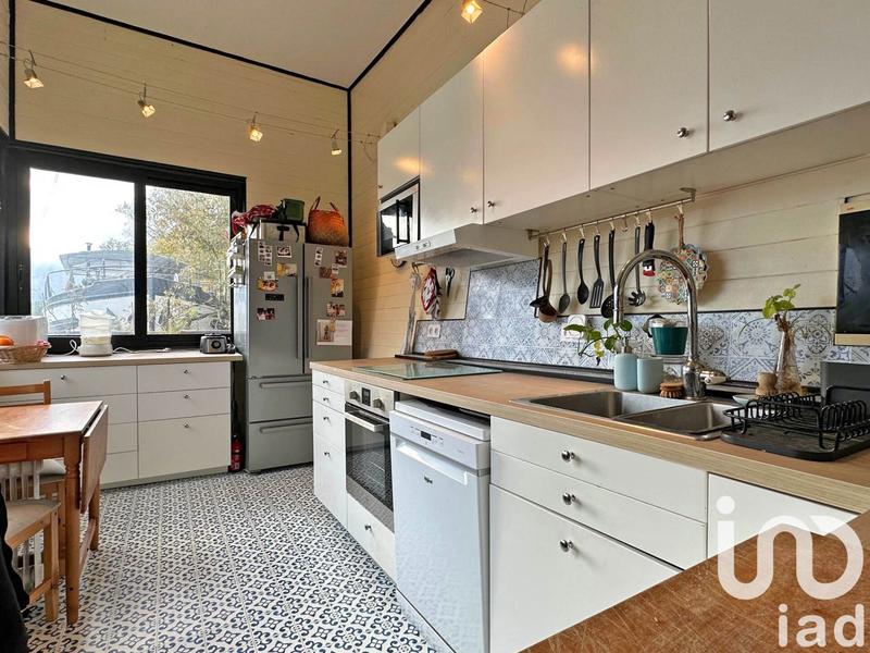 Maison - 140 m² - 5 pièces