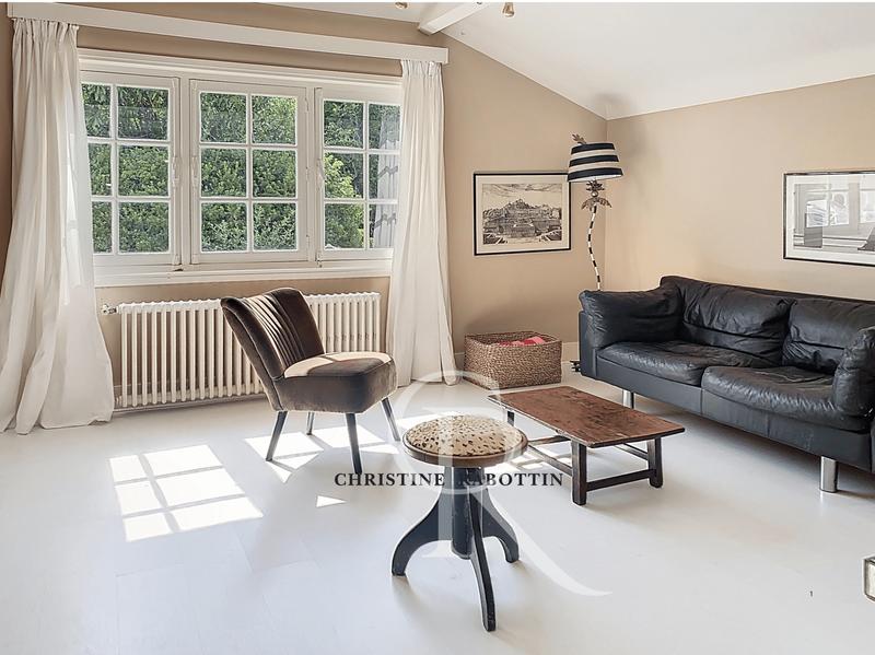 Maison - 285 m² - 10 pièces