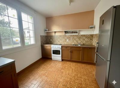 Maison - 200 m² - 9 pièces