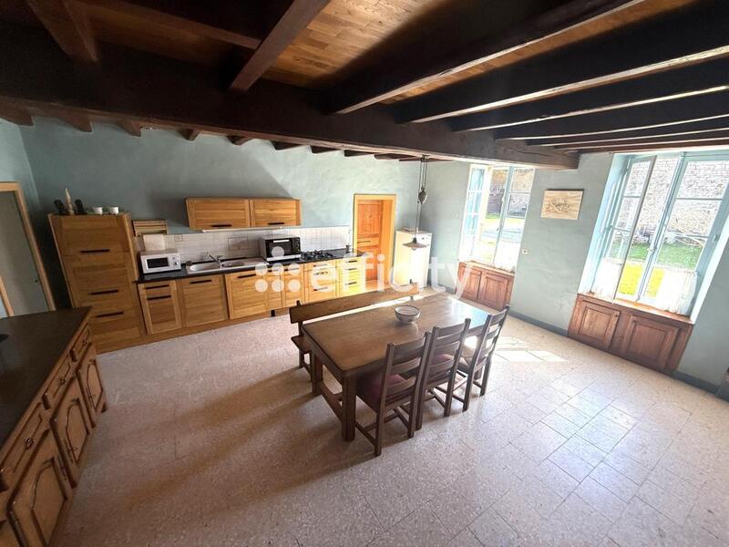 Maison - 198 m² - 6 pièces