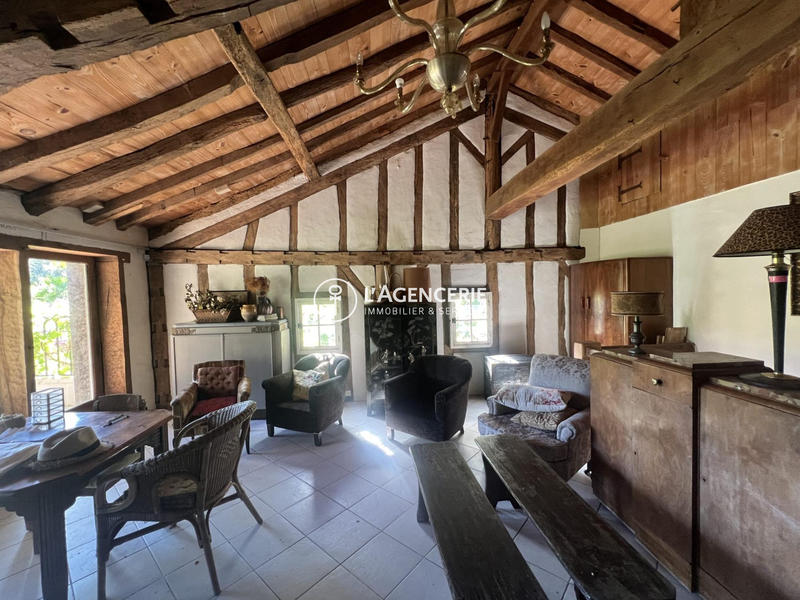 Maison ancienne - 846 m² - 13 pièces