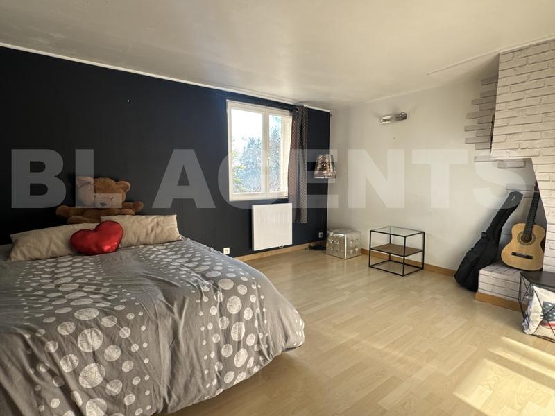 Maison - 225 m² - 7 pièces