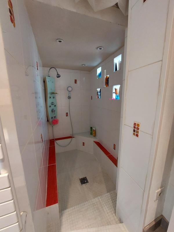 Maison - 220 m² - 6 pièces