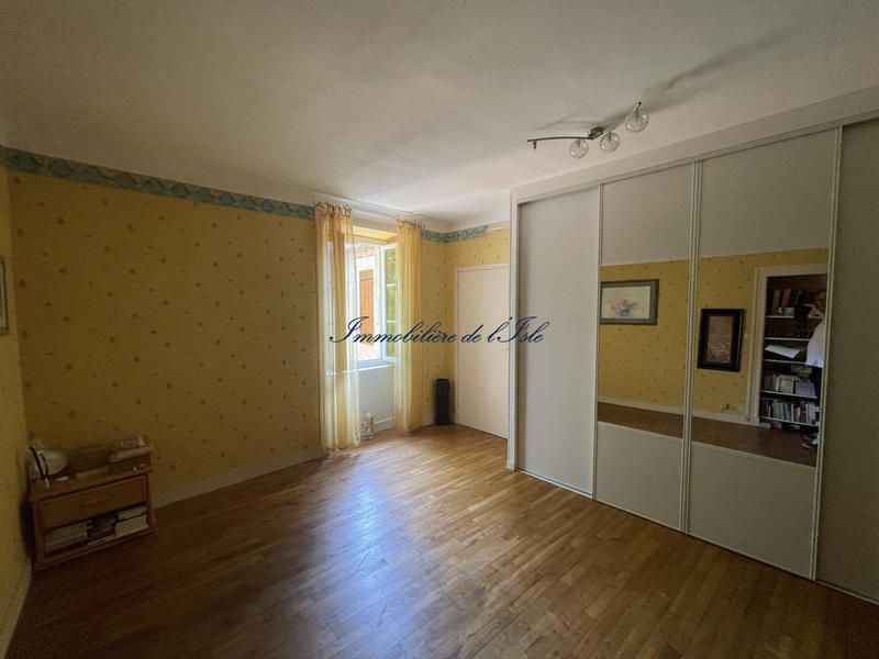 Maison - 230 m² - 9 pièces