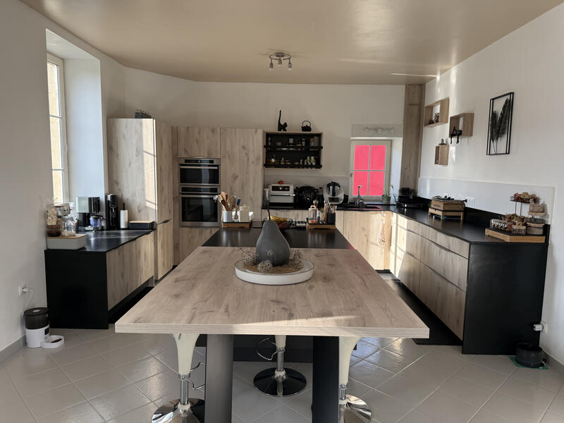 Maison - 207 m² - 6 pièces