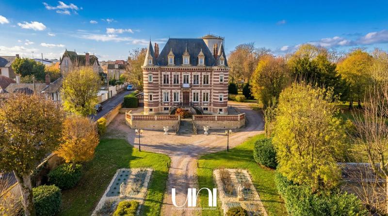 Château - 700 m² - 19 pièces