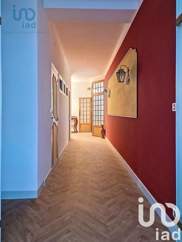 Maison - 280 m² - 8 pièces