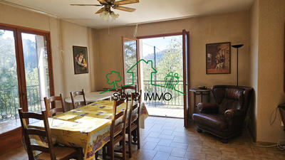 Maison - 196 m² - 8 pièces