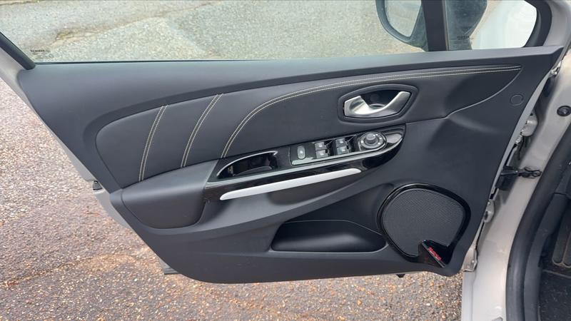 Renault Clio IV 1.2 TCe 120 Edc6 Initiale Paris