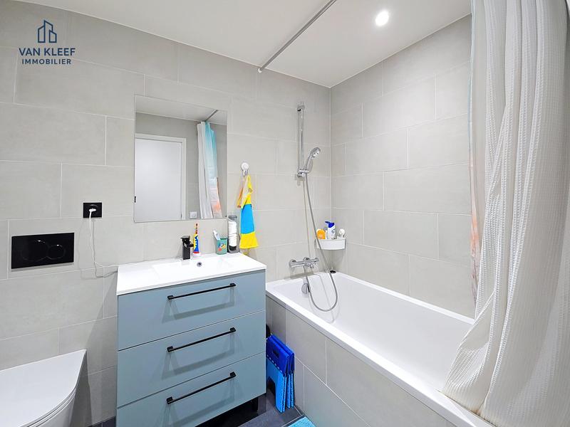 Villa - 258 m² - 9 pièces