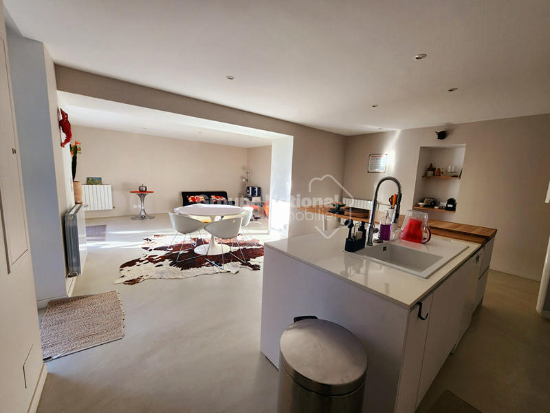 Maison - 300 m² - 7 pièces