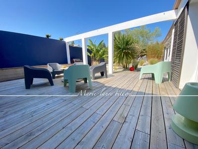 Maison - 199 m² - 7 pièces