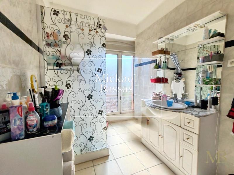 Maison - 208 m² - 4 pièces