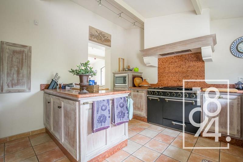 Villa - 261 m² - 7 pièces