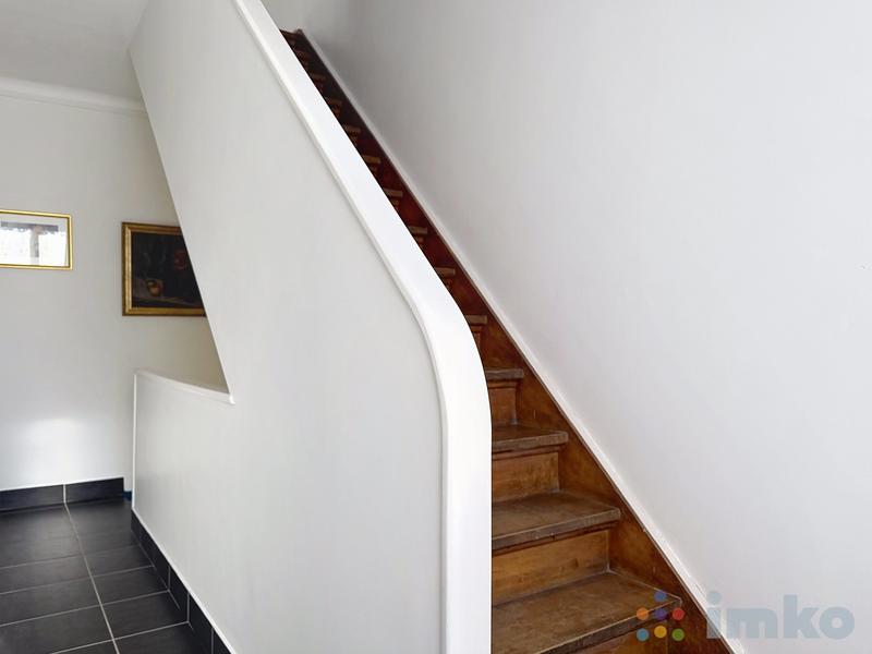 Maison - 256 m² - 8 pièces