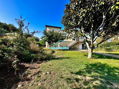 Villa - 161 m² - 6 pièces