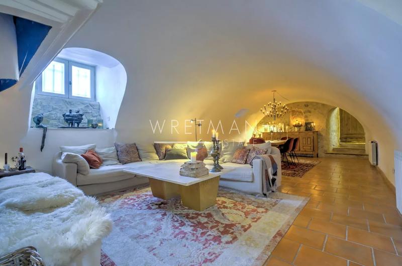 Propriété - 322 m² - 10 pièces