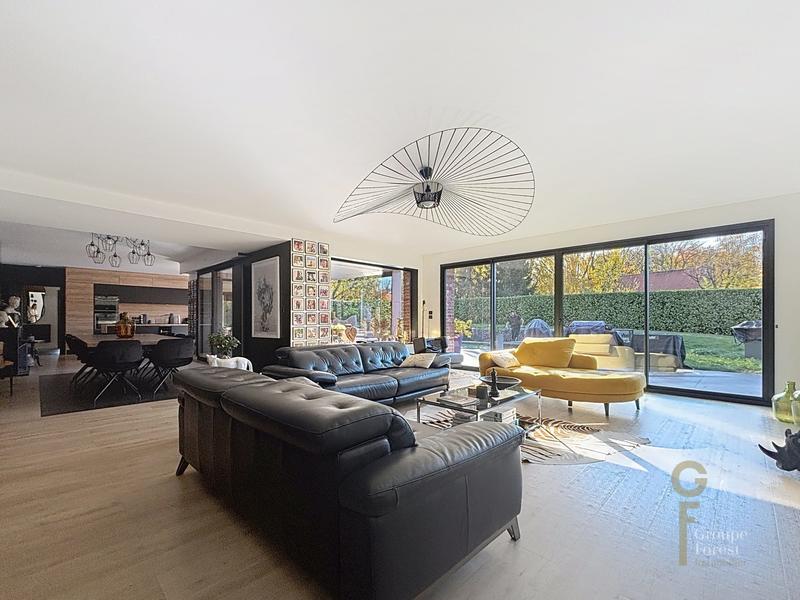 Maison - 269 m² - 8 pièces