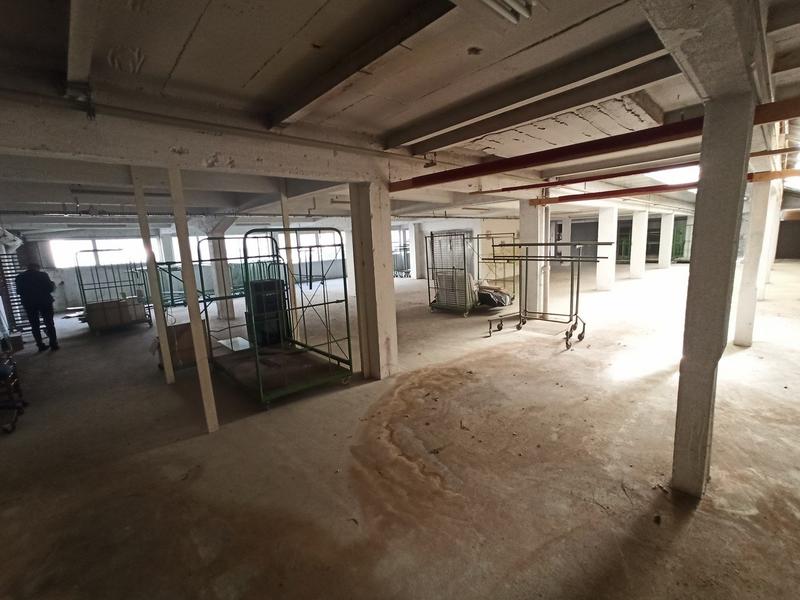 Local commercial - 615 m²