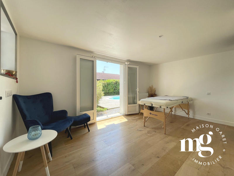 Maison - 187 m² - 8 pièces