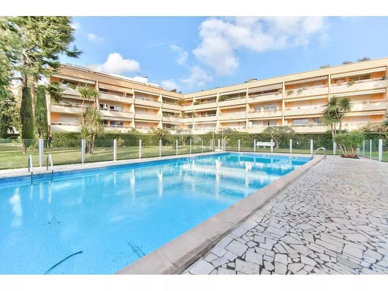 Appartement - 153 m² - 4 pièces