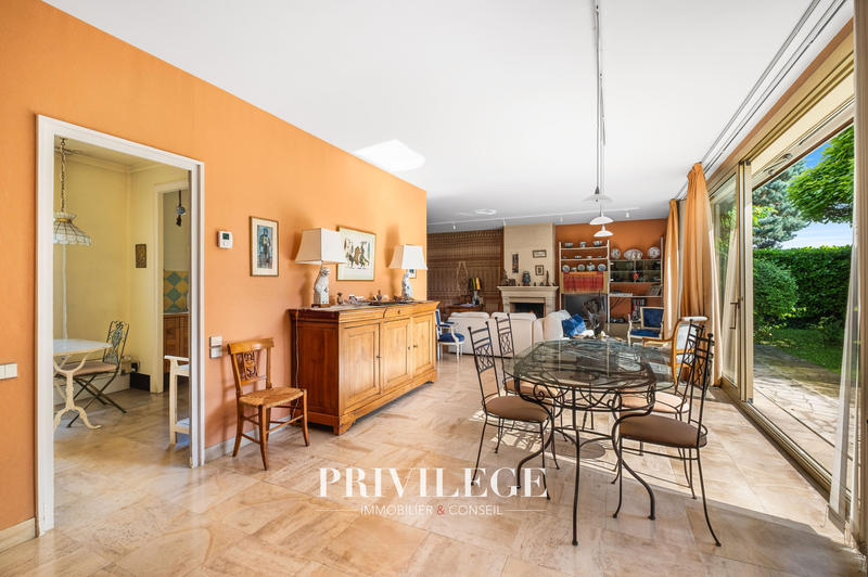 Maison - 200 m² - 6 pièces