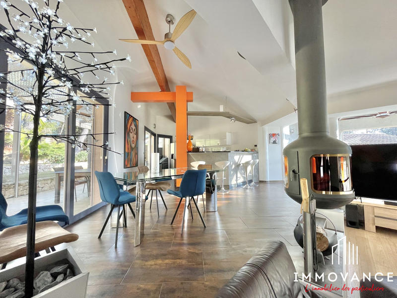 Villa - 200 m² - 8 pièces