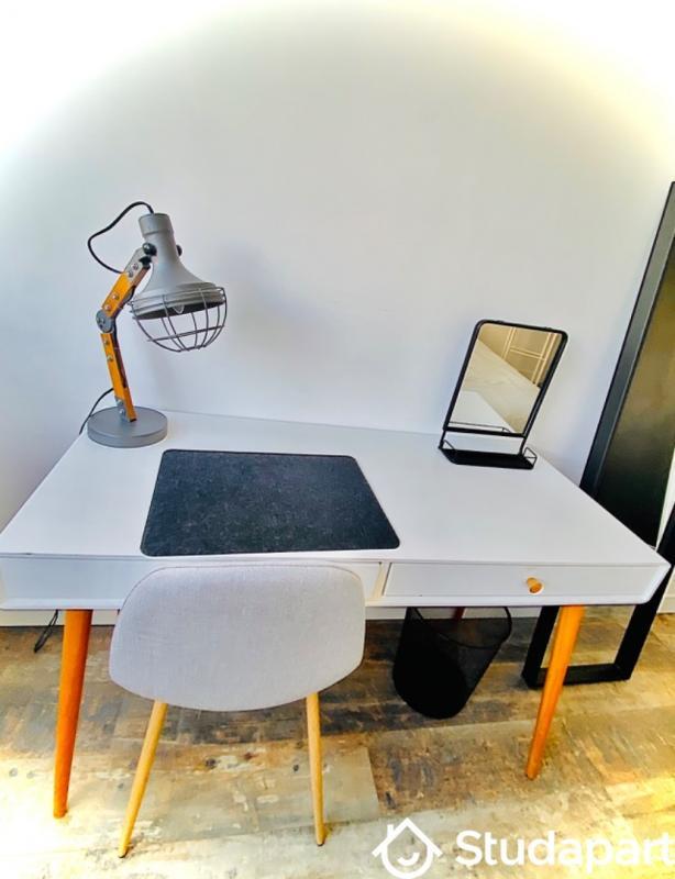 Chambre - 12 m² - 1 pièce