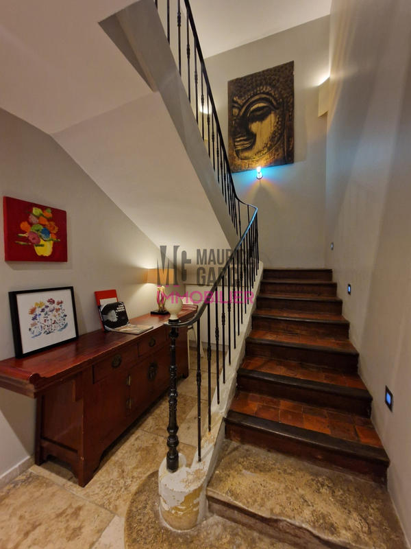 Maison - 176 m² - 6 pièces